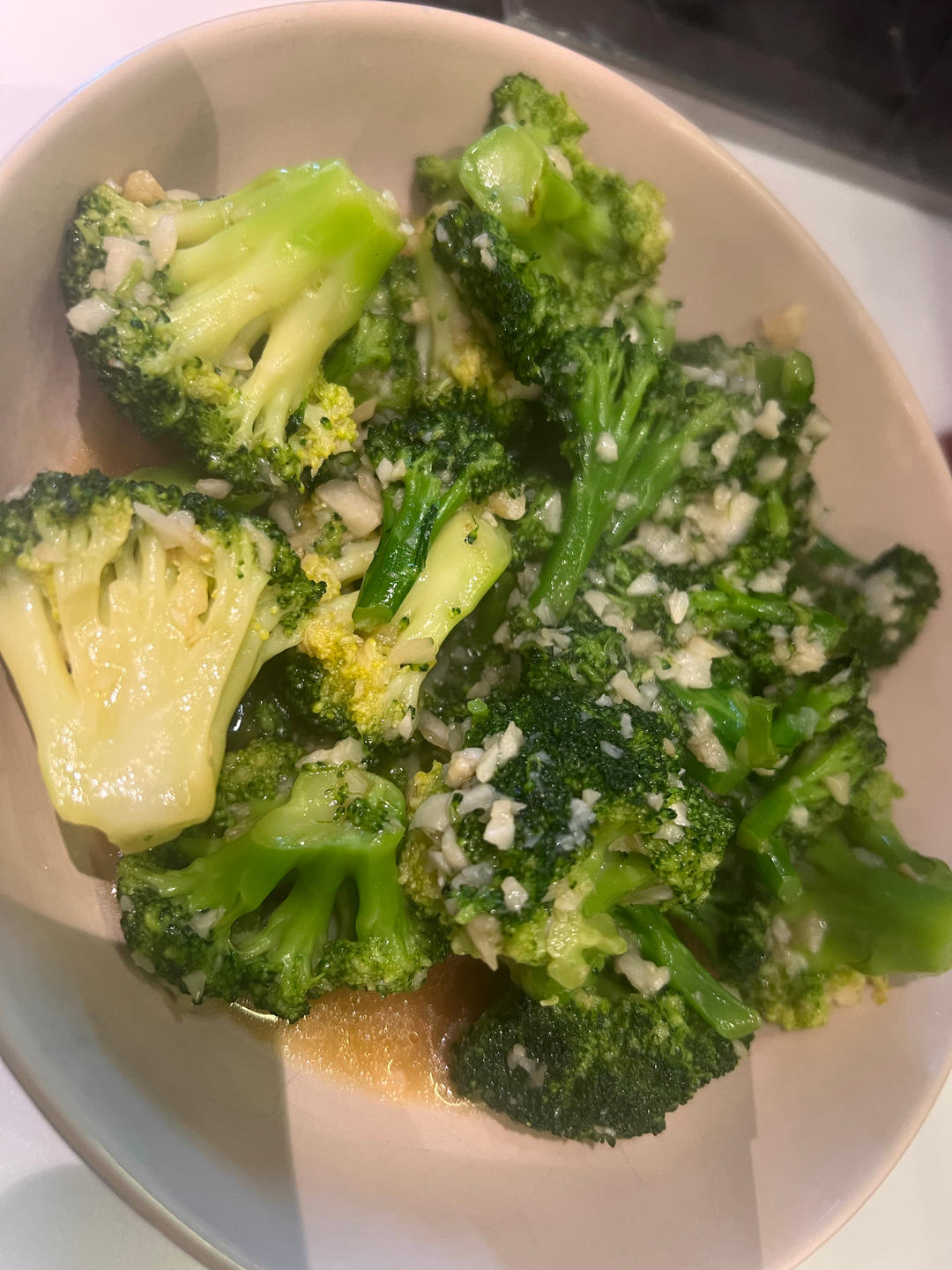 好吃到爆的耗油蒜蓉西兰花(从不修图，喜欢请关注)