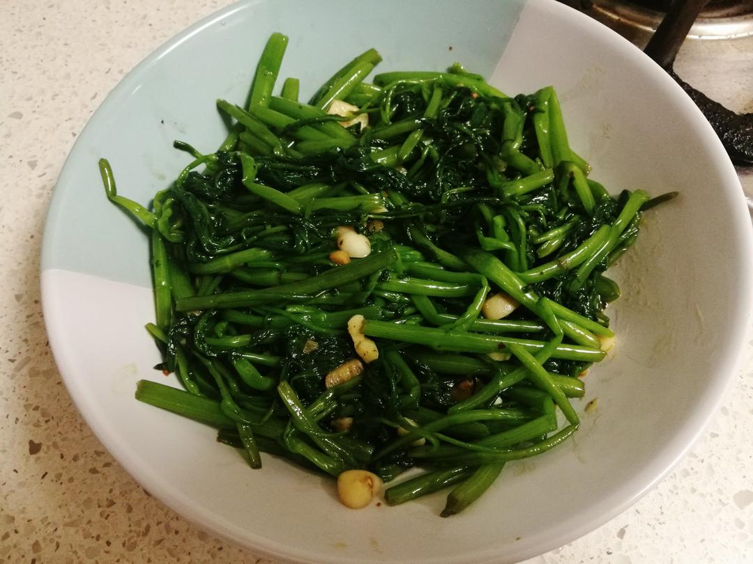 炝炒空心菜（不黑的秘密）