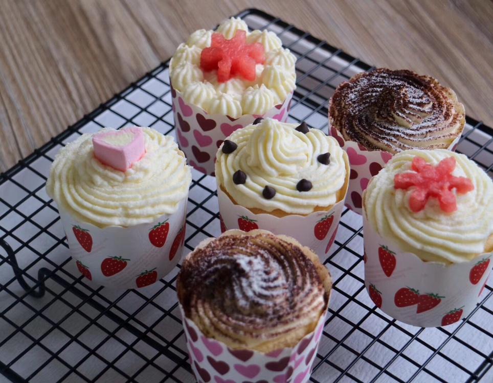 纸杯蛋糕 8寸戚风蛋糕的量