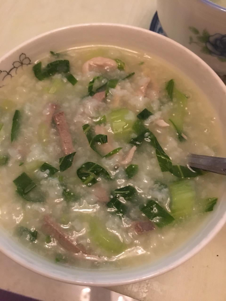 咿芽芽做的生滚青菜猪肝粥