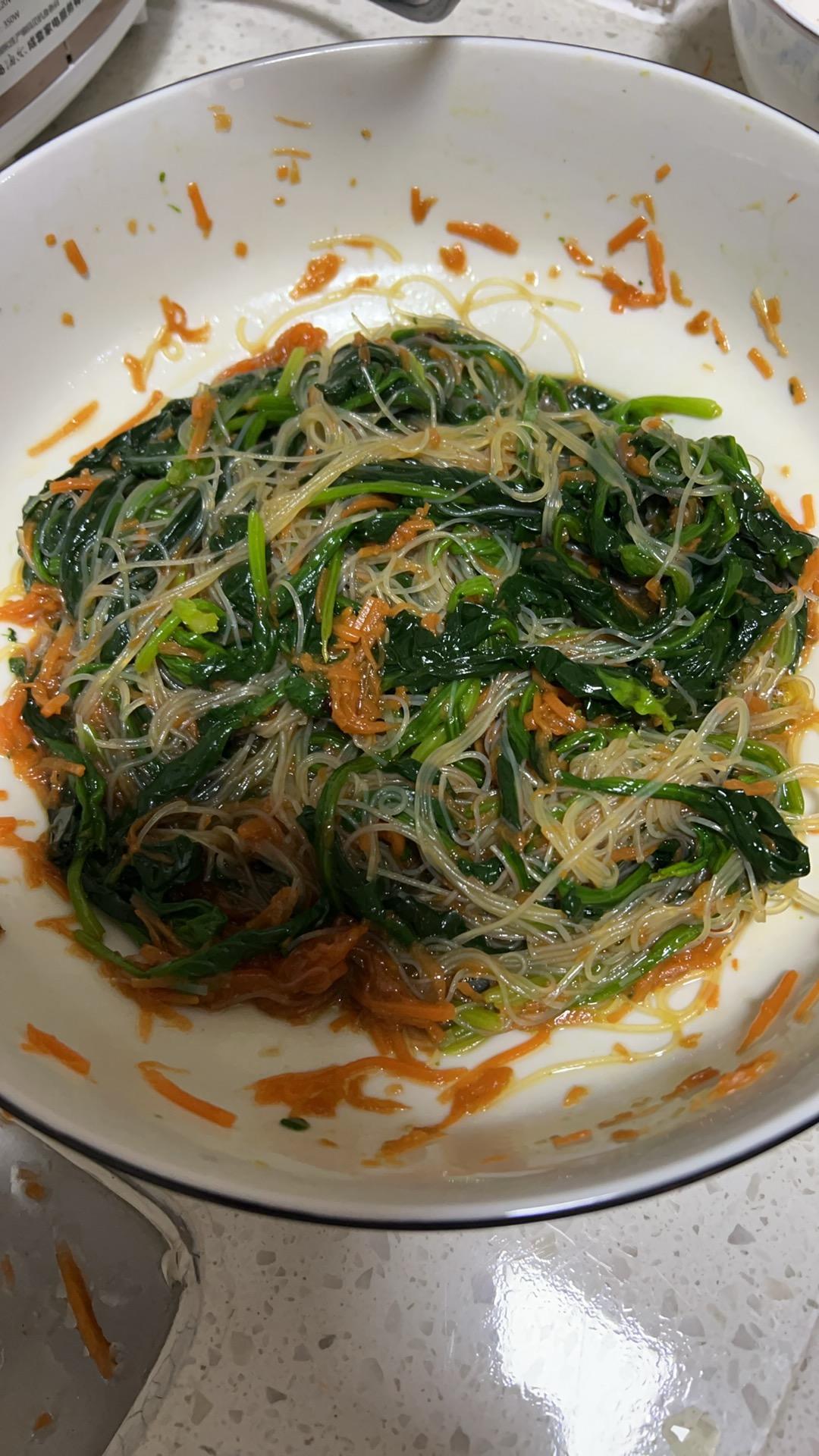 开胃爽口又营养的菠菜拌粉丝