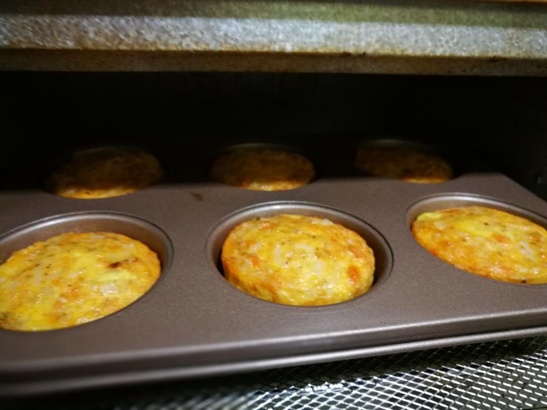 快手早餐-剩饭鸡蛋杯