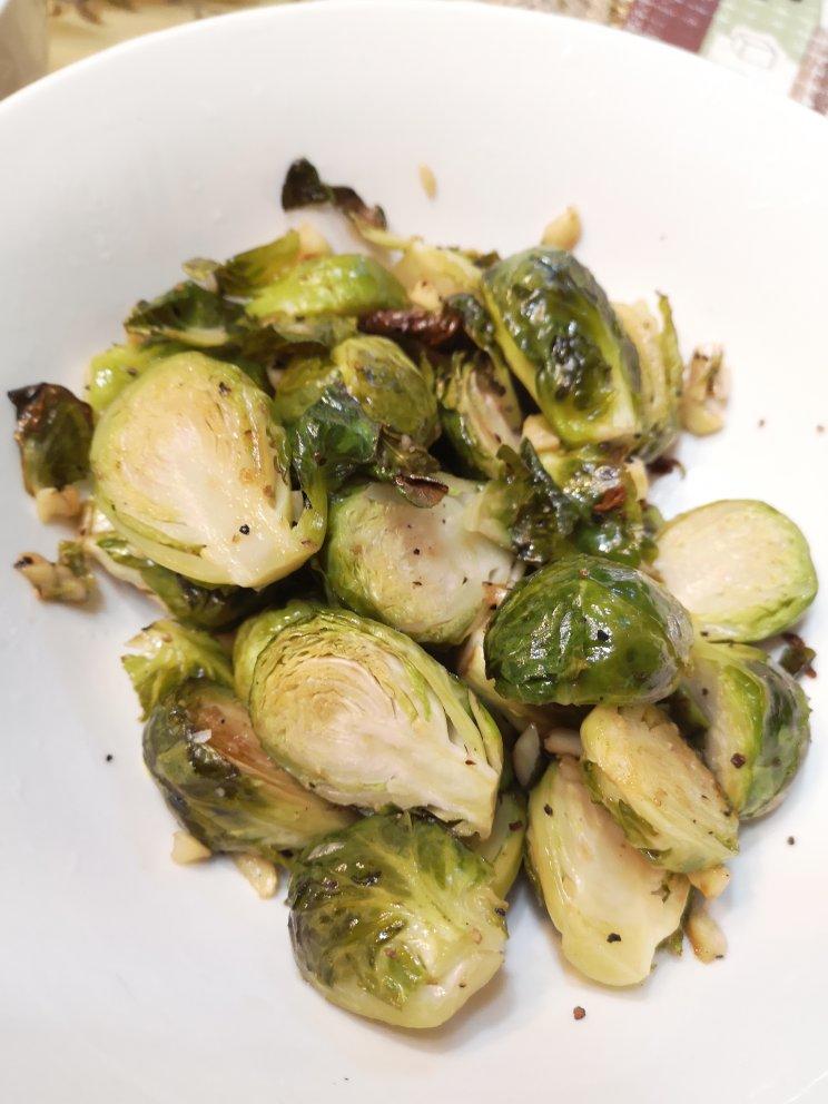 蒜烤球芽甘蓝／Roasted Brussels Sprouts With Garlic