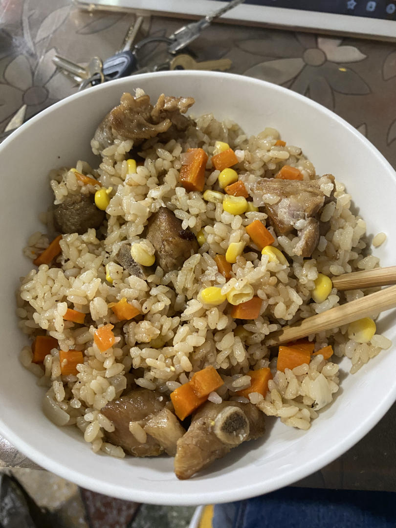 【排骨焖饭】