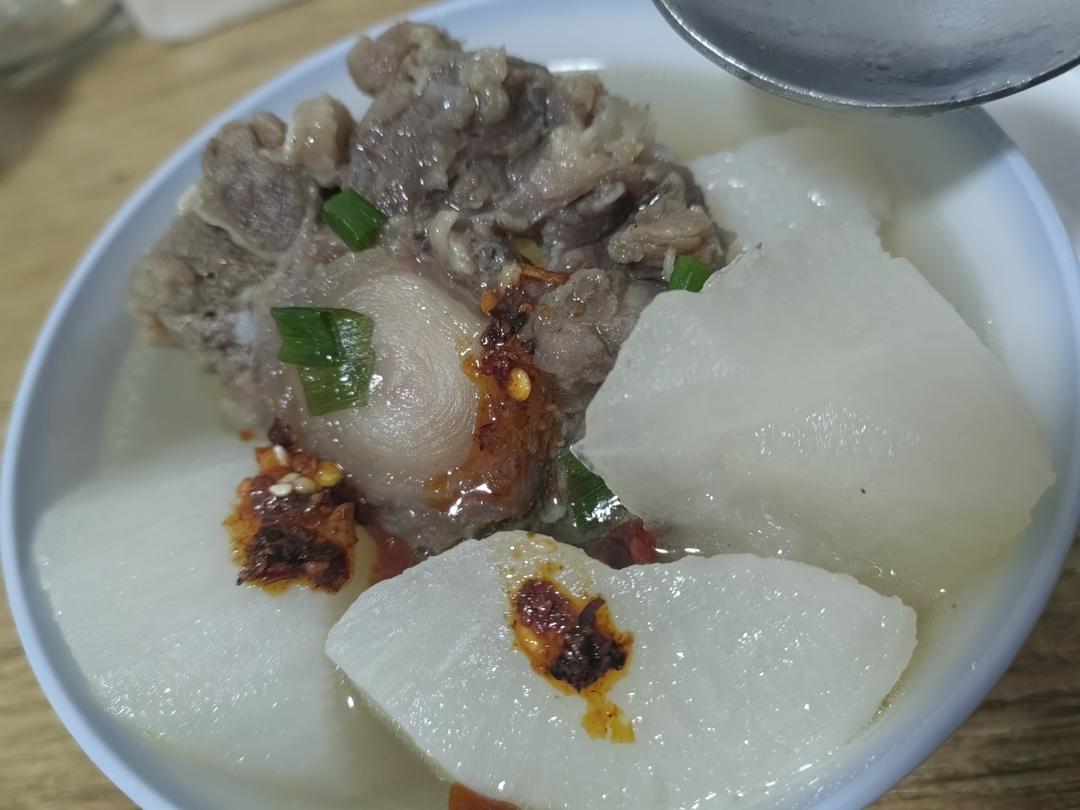 新手萝卜牛尾汤（电煮锅）