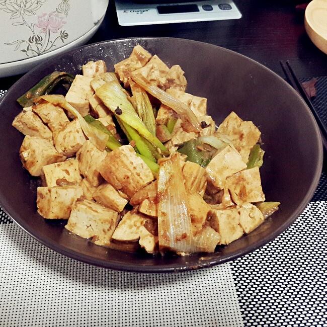 麻将炖豆腐的做法