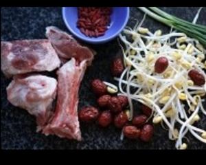 老重庆的记忆-筒子骨豆芽汤的做法 步骤1