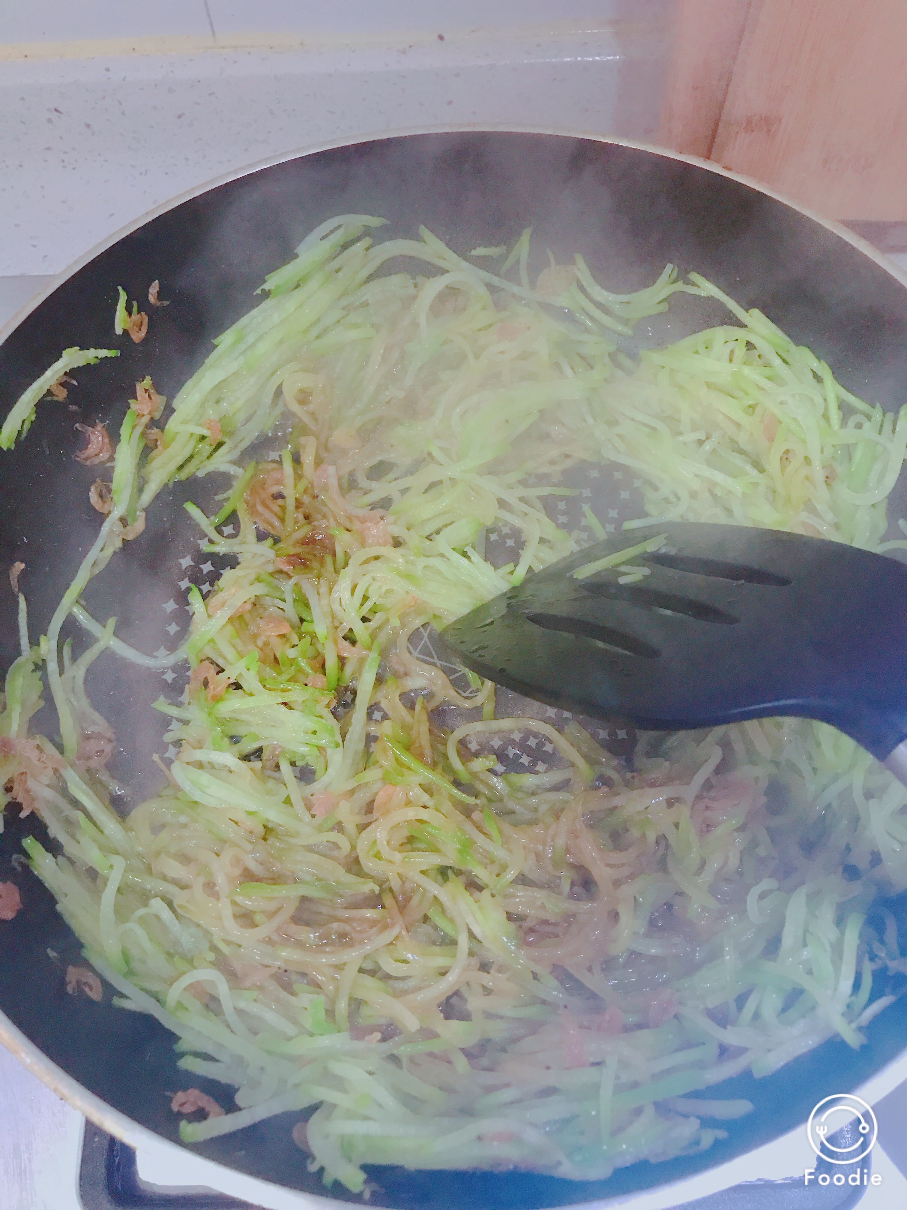 虾皮萝卜炒粉条——青岛的家常菜的做法 步骤4