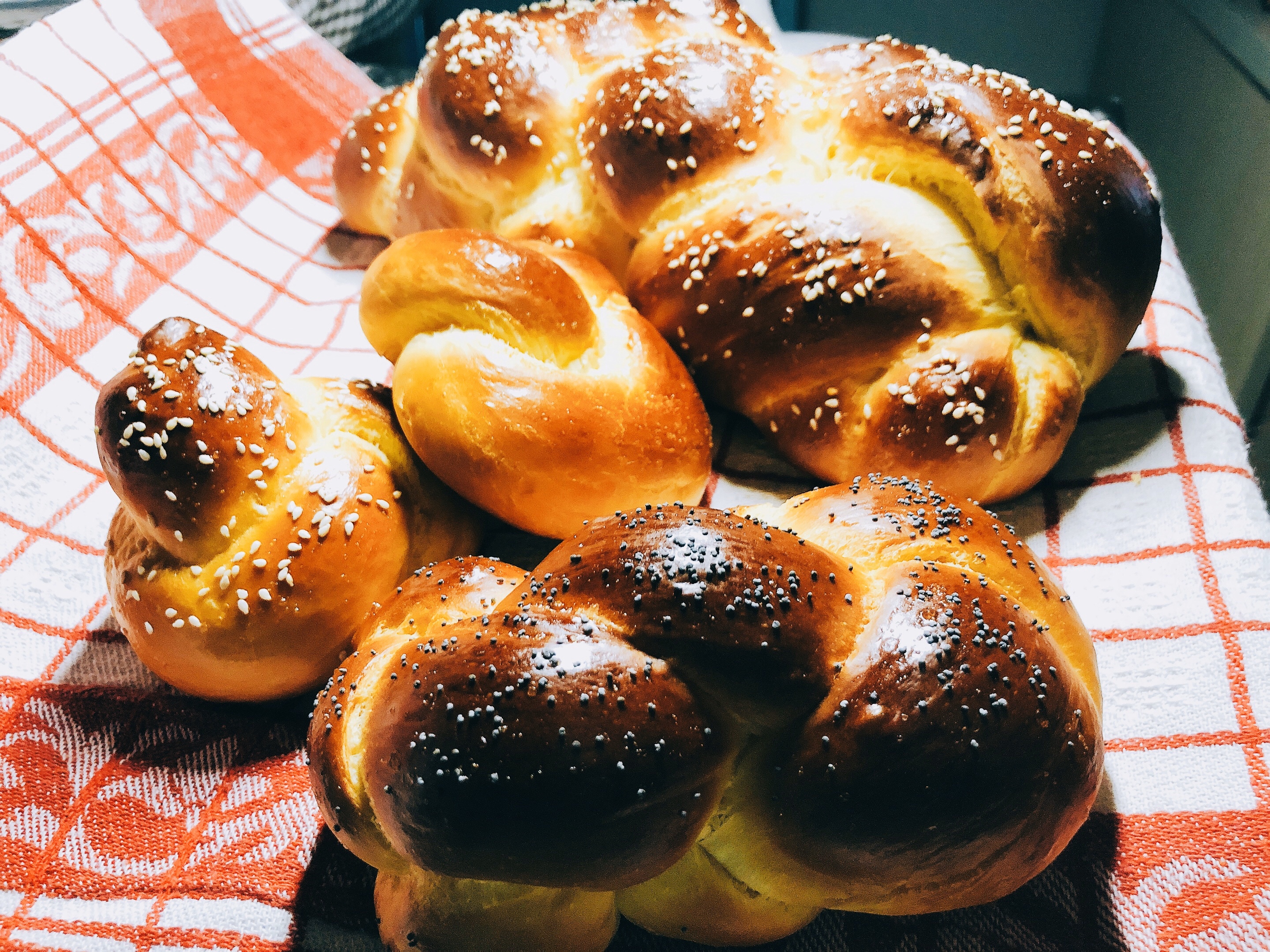 Challah Bread                      正宗犹太辫子面包的做法