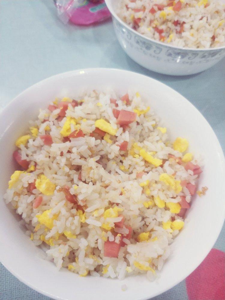 鸡蛋火腿炒饭