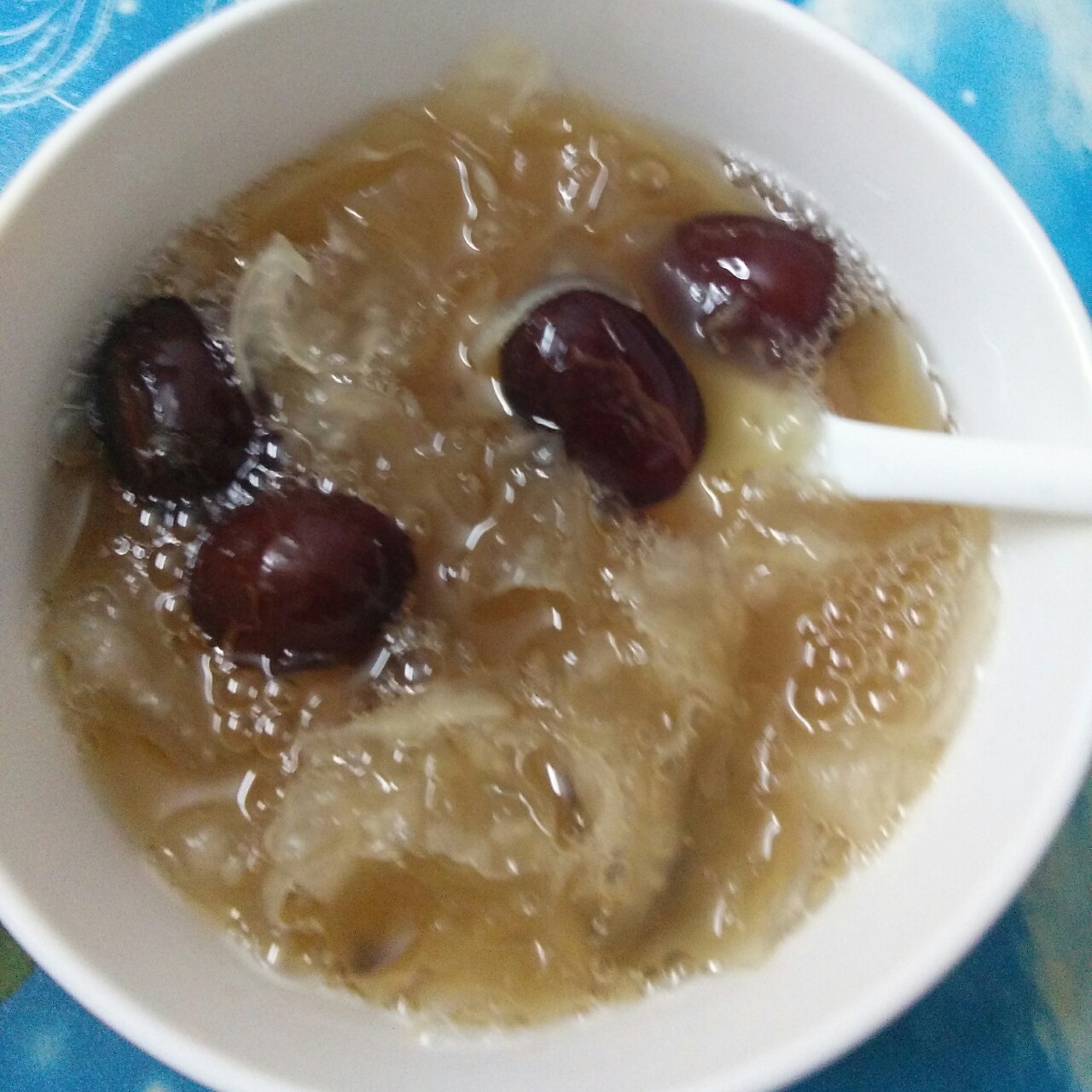 冰糖银耳红枣羹