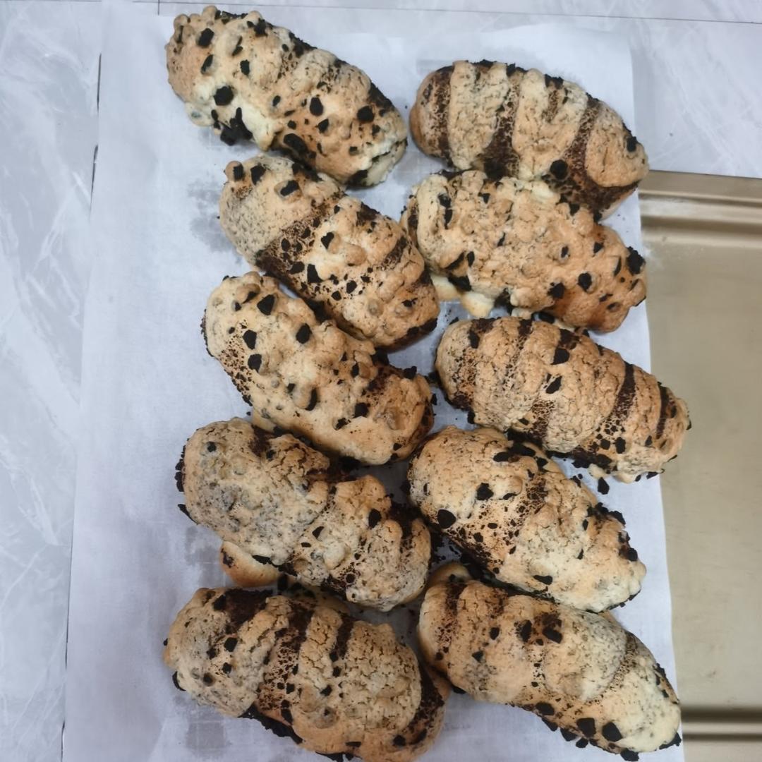 奥利奥脆皮酱面包｜嘎嘣脆｜附夹奶油