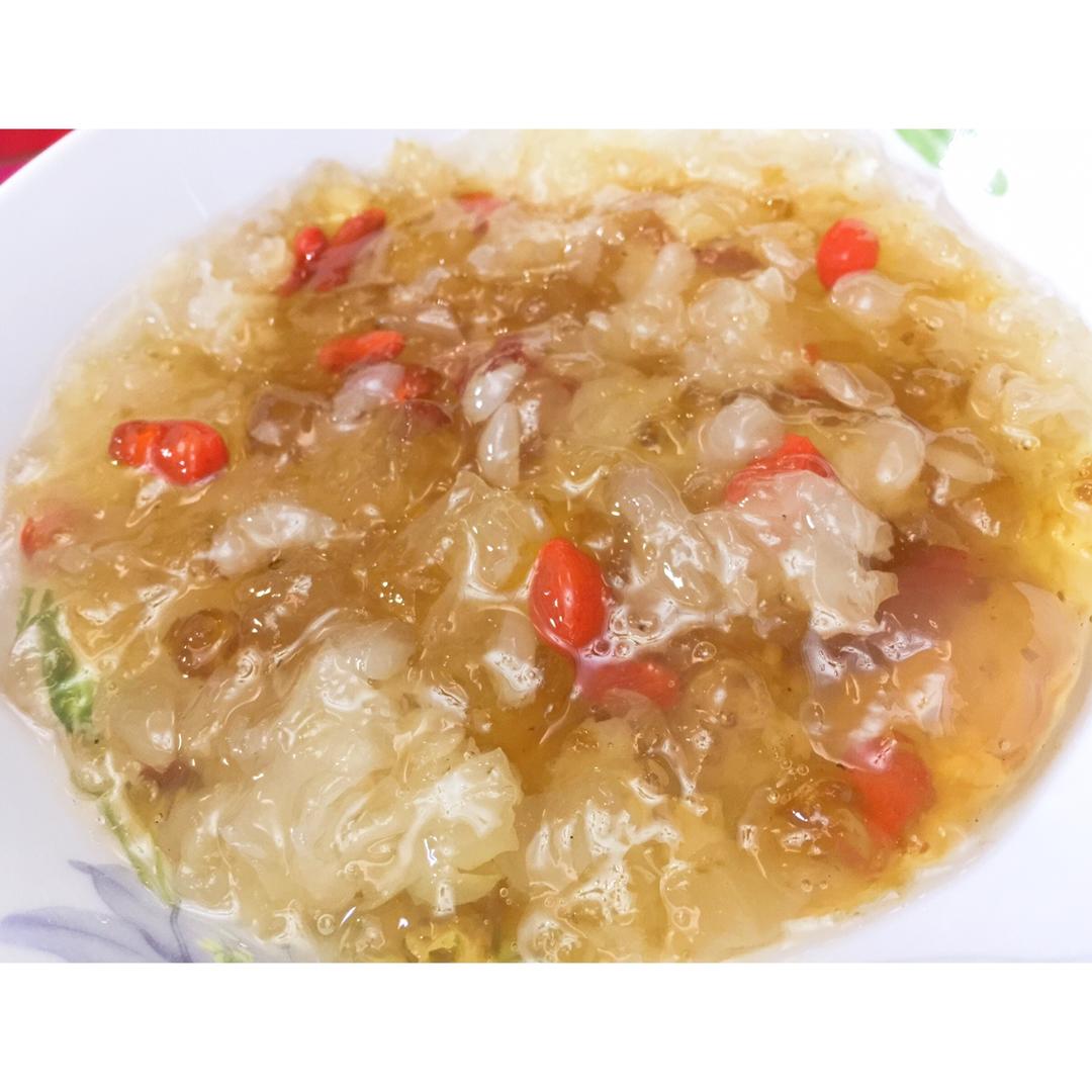 这一碗，只长颜值不长膘！（银耳桃胶皂角米）