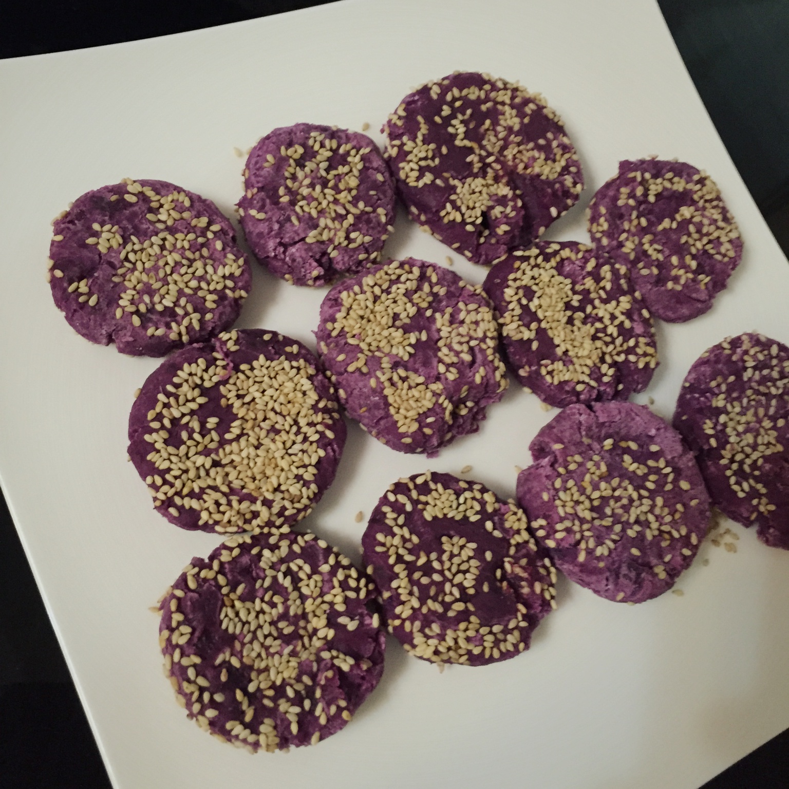 紫薯芝麻饼