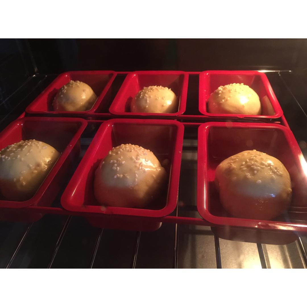 大人小孩都爱不释口的【蜂蜜牛奶小餐包】