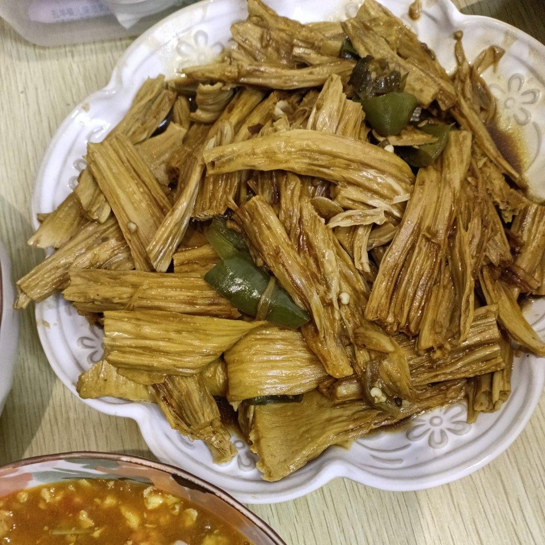 好吃到原地飞起的青椒腐竹