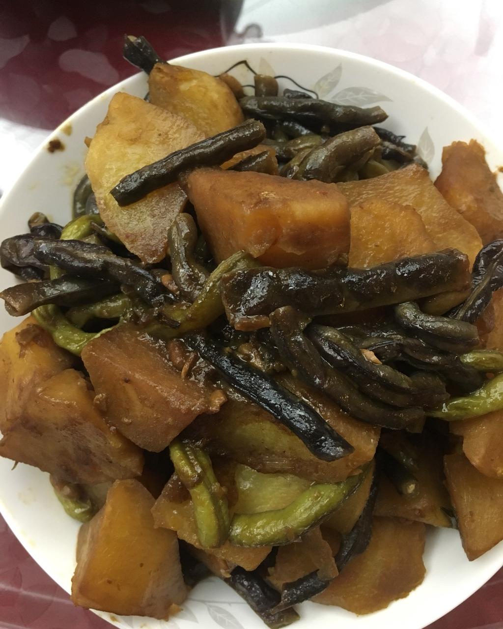 土豆炖豆角