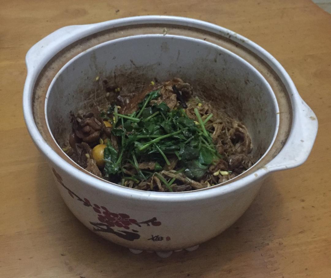 砂锅鸡煲