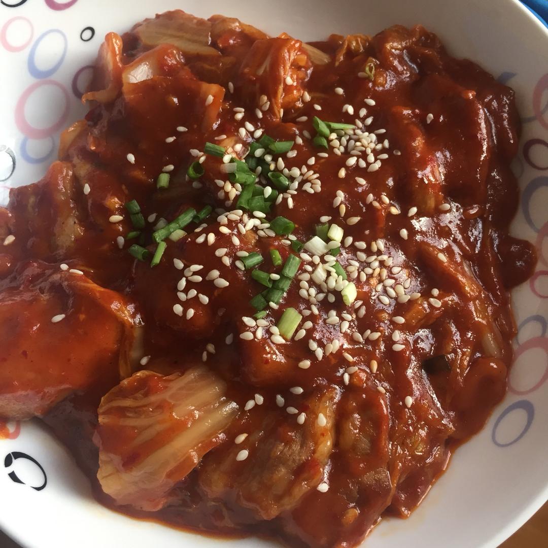 辣白菜炒五花肉