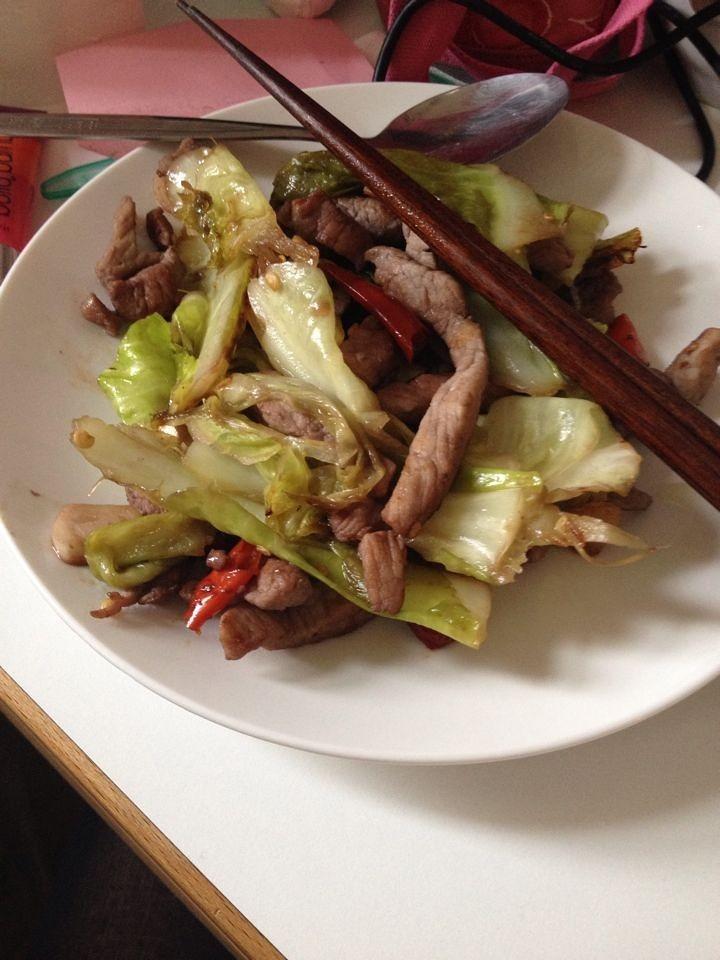 【留学生活】猪肉圆白菜的做法