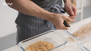 《Tinrry+》烤箱菜：干脆面龙利鱼的做法 步骤4