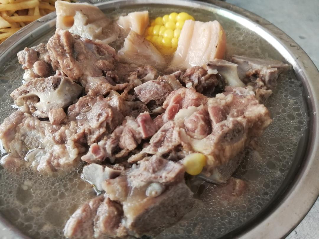 炖脑骨