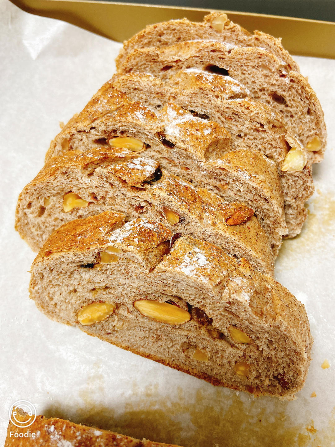 全麦蔓越莓核桃软欧包