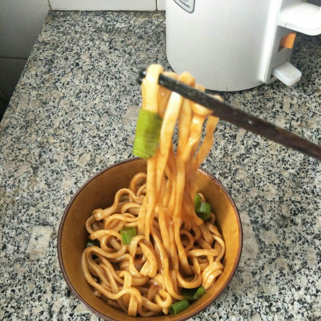 秘制葱油拌面