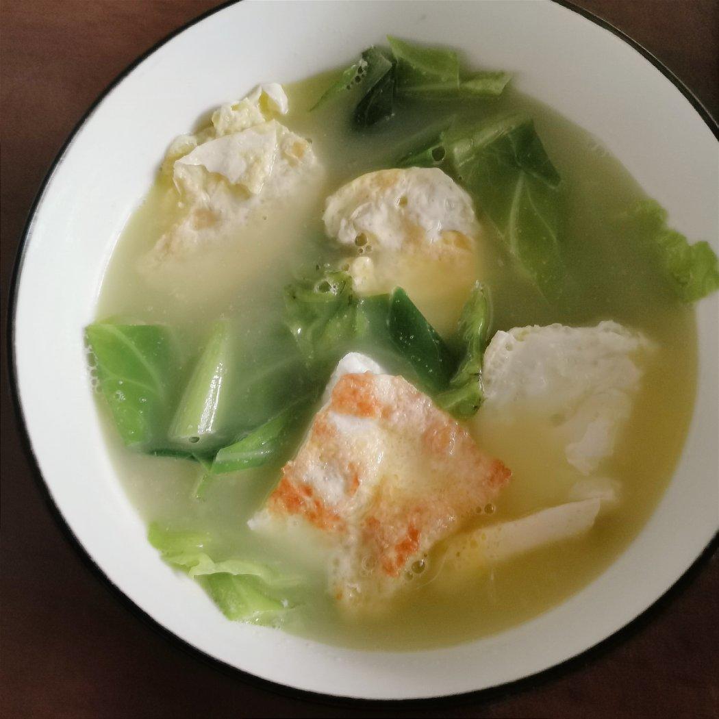 奶白色的白菜鸡蛋汤