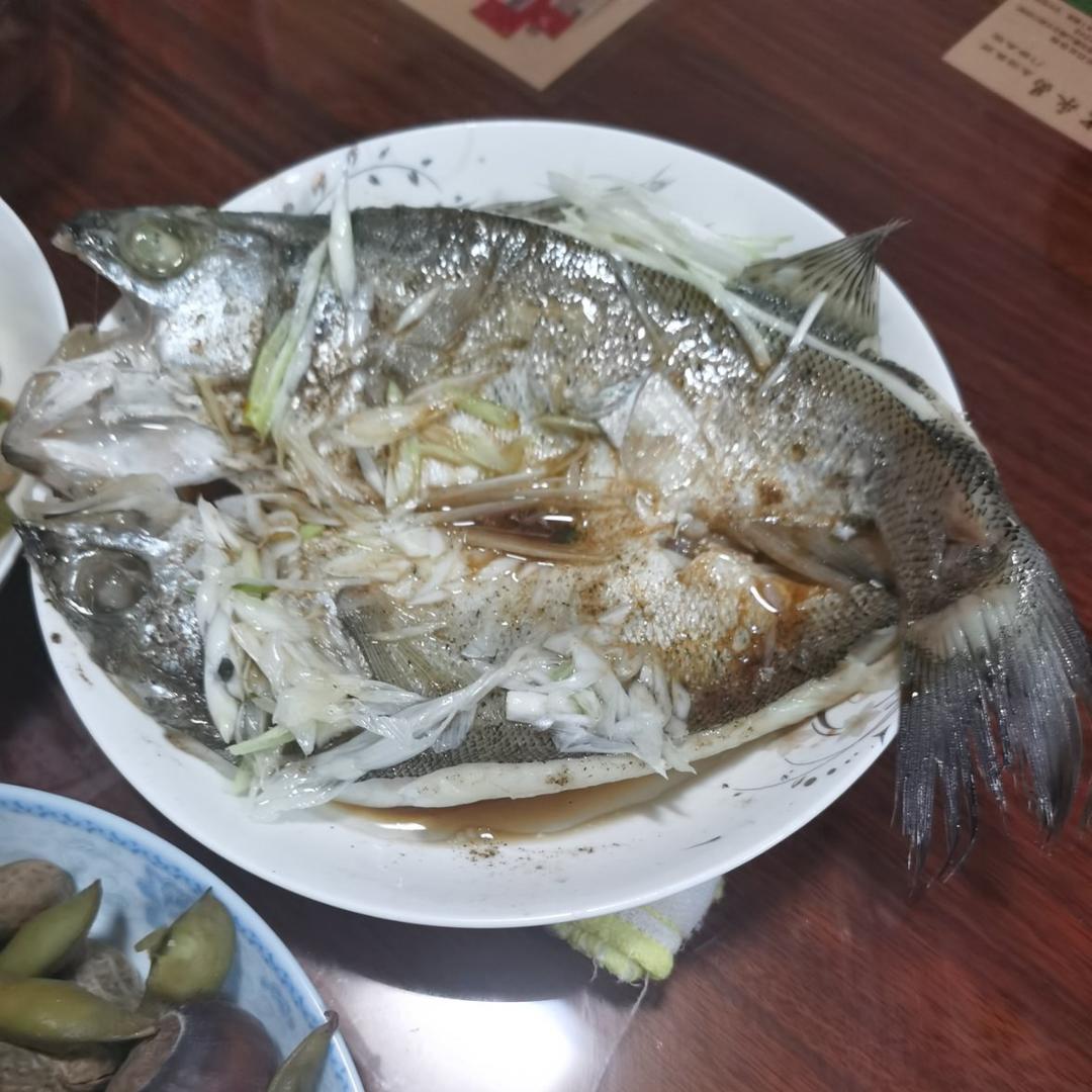 清蒸海鲈鱼