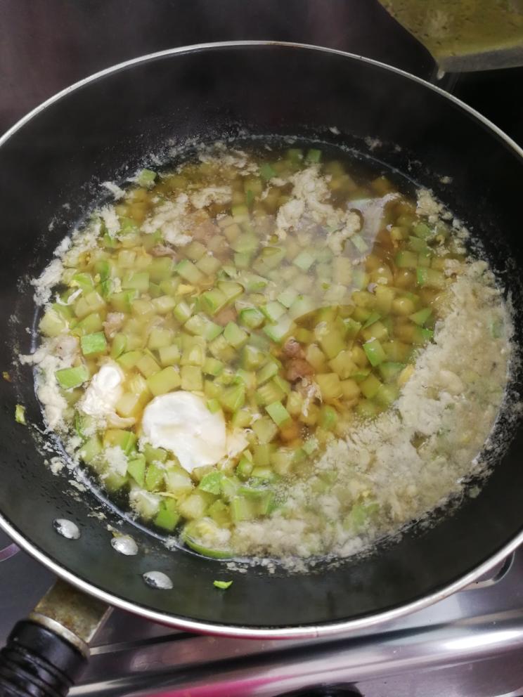 西葫芦(茭瓜)海米肉丁打卤面的做法