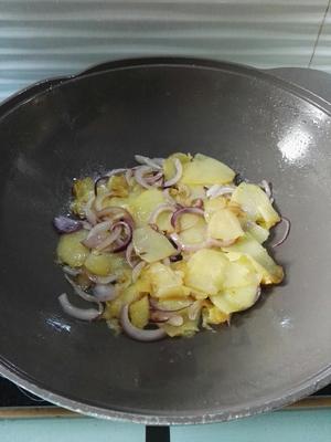 西班牙土豆煎蛋饼的做法 步骤6