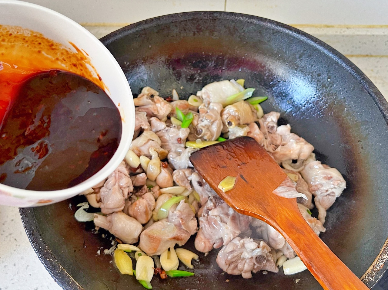 ❗️超下饭的香菇土豆炖鸡块儿😋的做法 步骤10