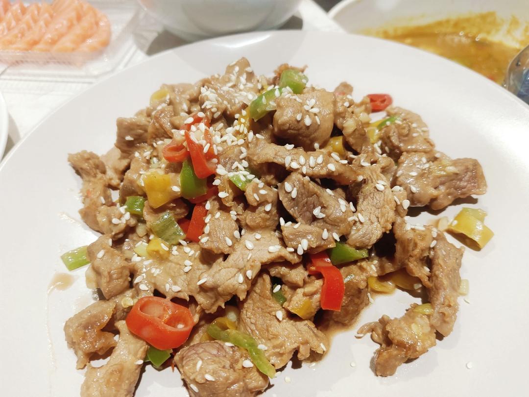 小炒黄牛肉，肉嫩味香！太好吃了简直是米饭杀手！
