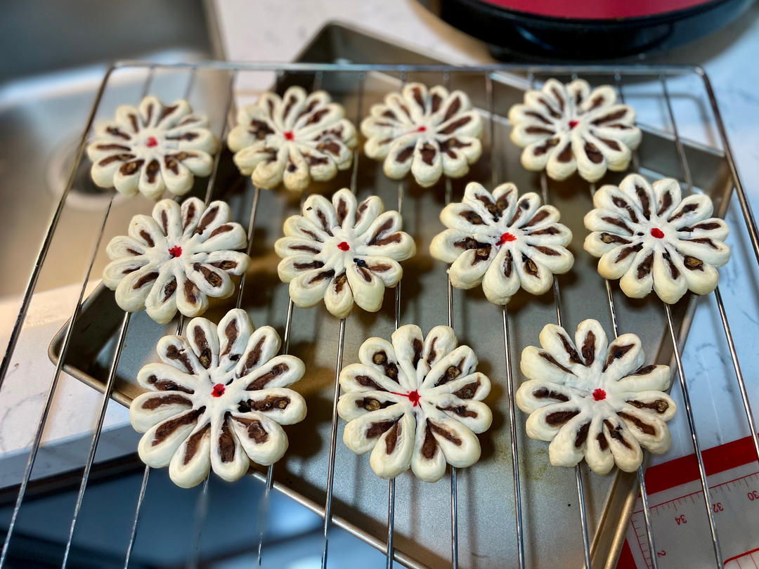 枣花酥，枣泥菊花酥