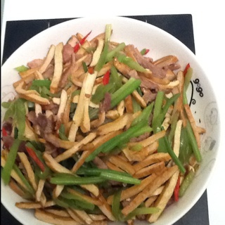 芹菜炒香干