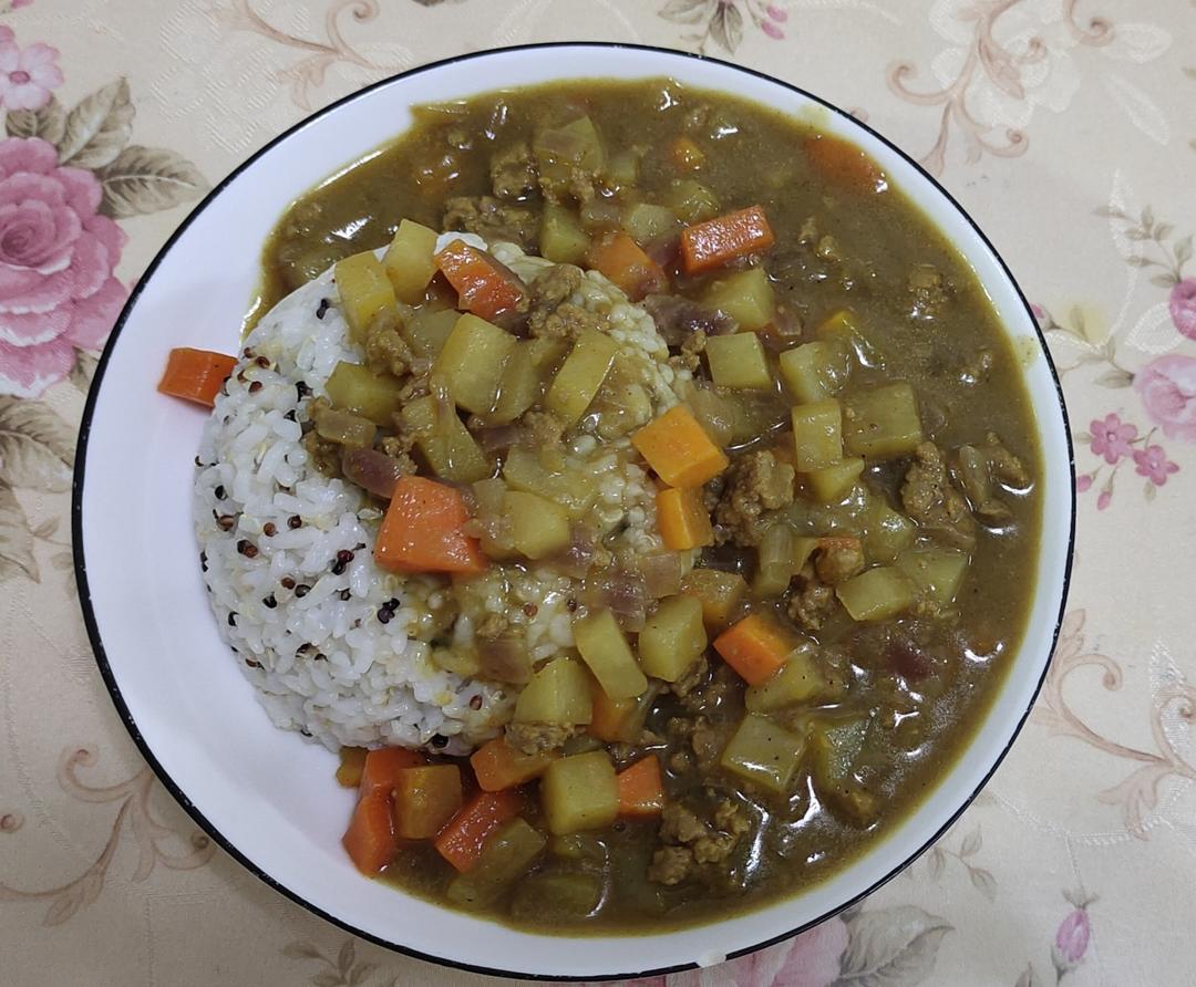 日式牛肉咖喱饭