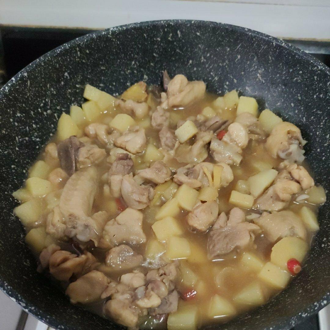 土豆炖鸡腿