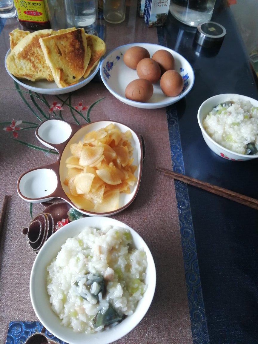 妈妈👩教我做的皮蛋瘦肉粥🥣简单快捷美味😋