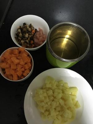 香菇土豆菜米饭的做法 步骤1