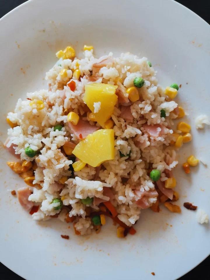 菠萝炒饭(超好吃)