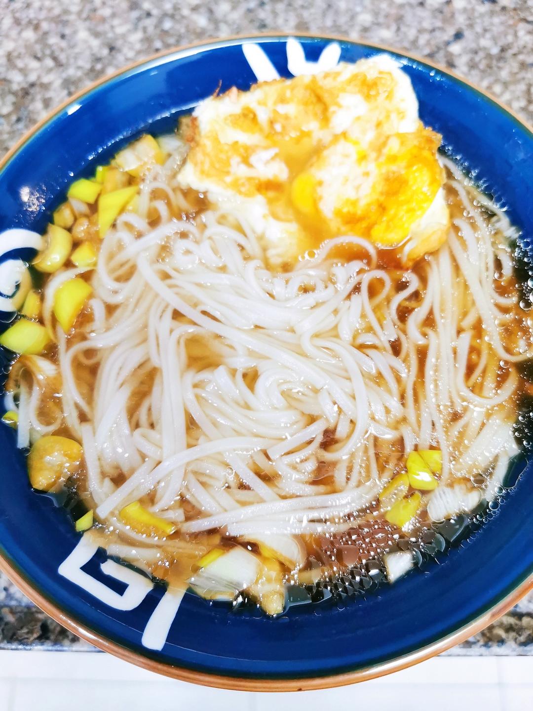 超简单的10分钟做好-热汤面