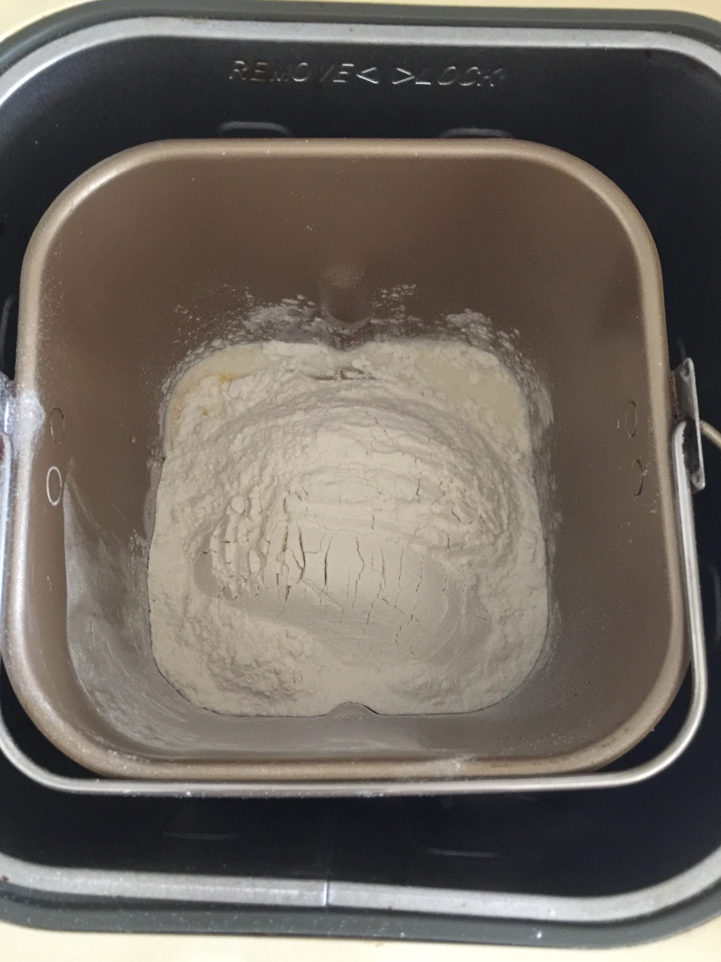 面包机做面包的做法 步骤3