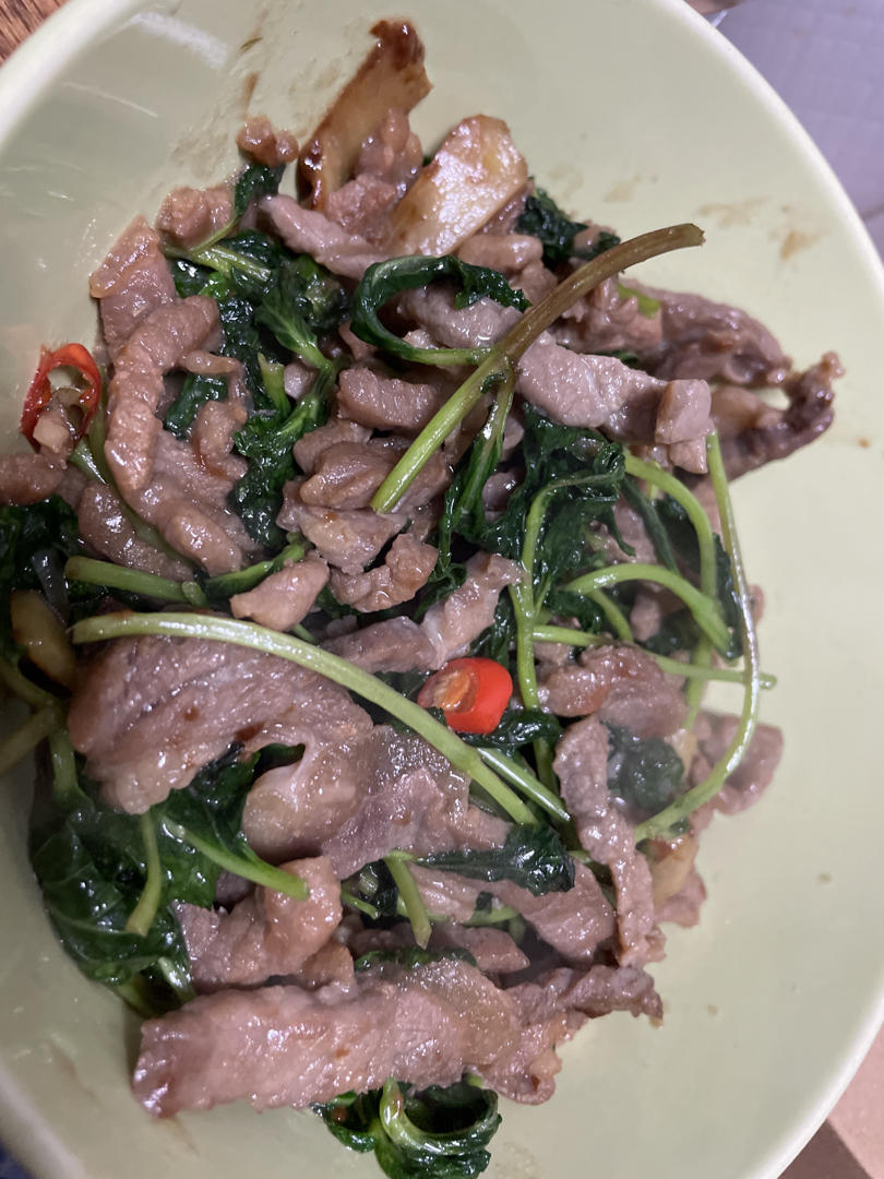 薄荷炒牛肉(云南)