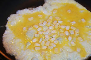 玉米鸡蛋卷配无花果沙拉的做法 步骤2