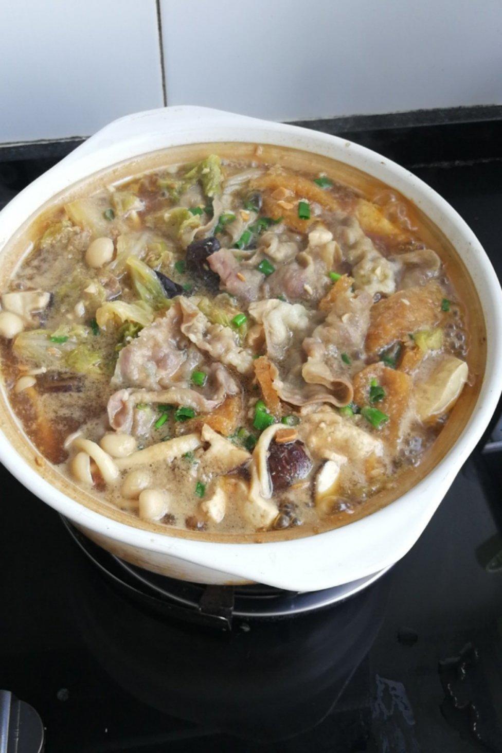 鲜菌肥牛锅