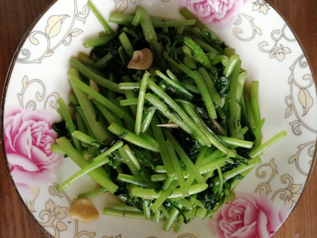 清炒茼蒿