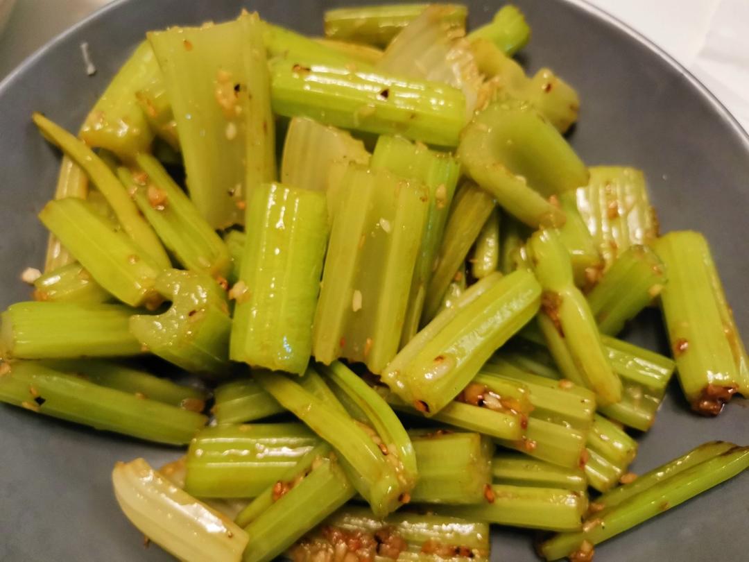 素炒芹菜