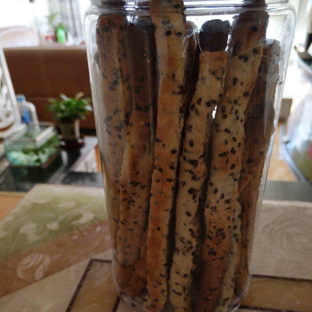 多余打发奶油的用法：香脆芝麻饼干