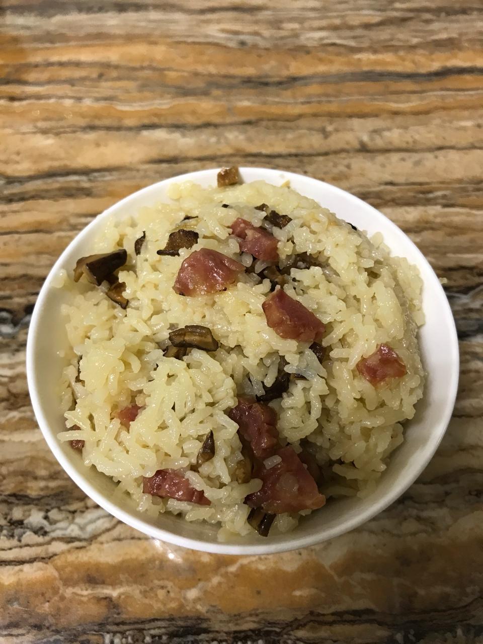 电饭锅版香菇腊肠饭